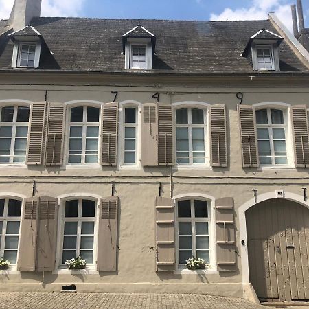 Bed and Breakfast Aux Remparts De Montreuil Montreuil  Екстер'єр фото